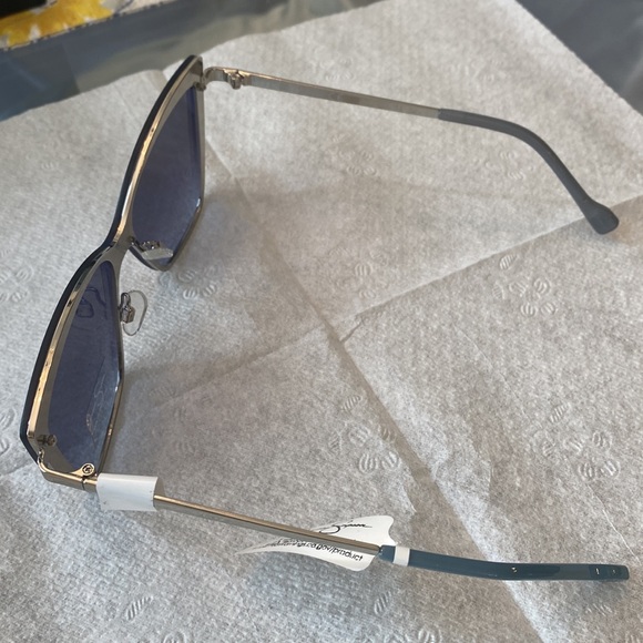 Jessica Simpson women’s sunglasses - Picture 5 of 10